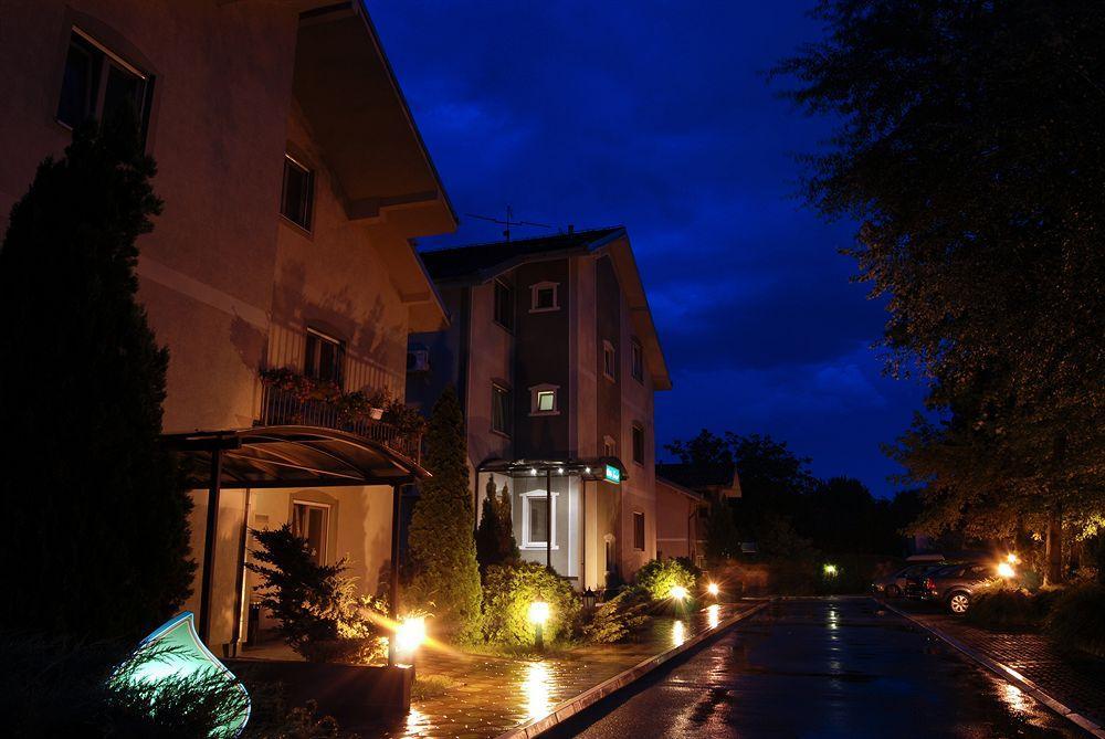 Villa Forest Belgrado Esterno foto